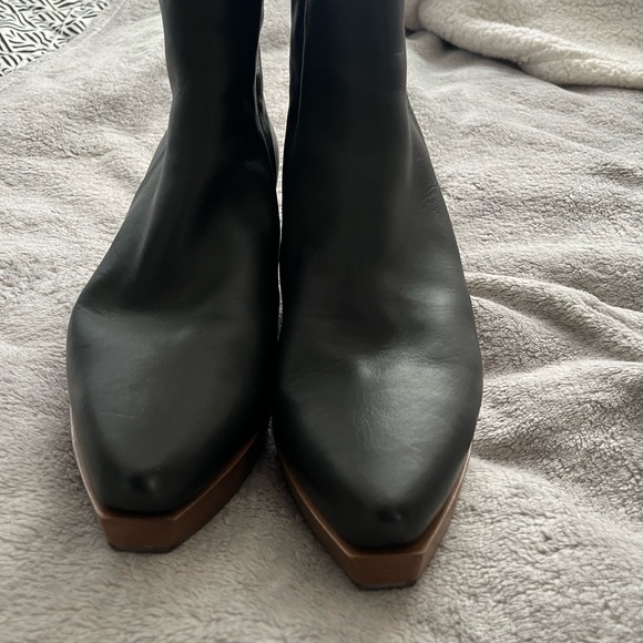 Coclico Black Leather Ankle Boots with shearling inside. 40/ 9.5 Like new - Picture 7 of 12